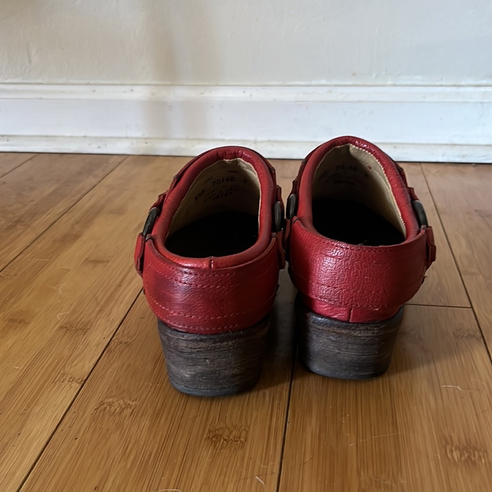 Red Leather Women's Shoes - Picture 6 of 7